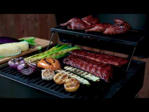 Load and play video in Gallery viewer, CONDO Hybrid Grill - Gas & Wood Pellet
